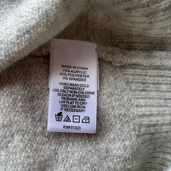 CeCe Light Gray Pearl Embellished Sweater Acrylic Blend Crewneck Womens Size XL - Picture 8 of 8